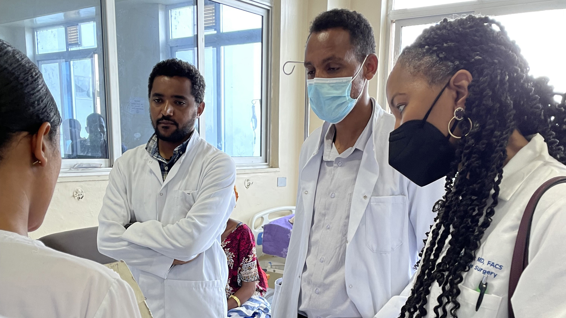 dr-turner-on-rounds-with-hawassa-residents---copy.jpg