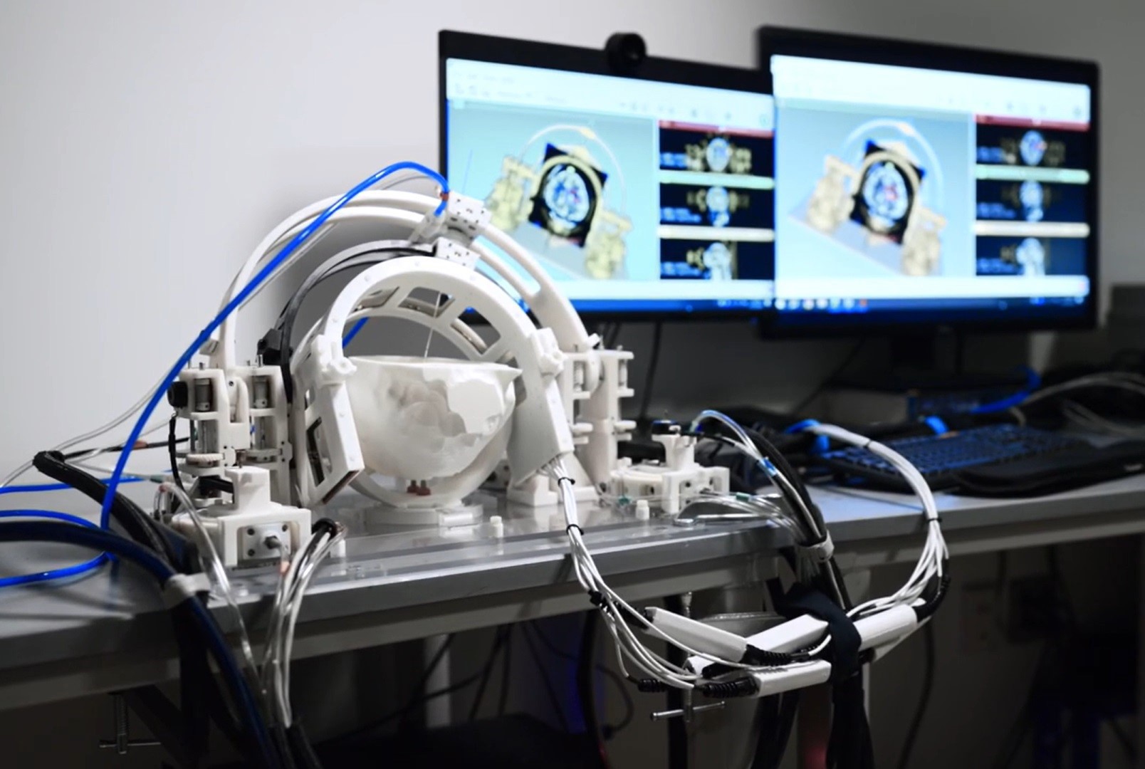 Neurosurgeon Fellow Co-Leads Development of Fully Robotic Intraoperative MRI